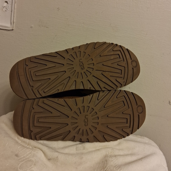 Men's Brown UGG Suede SHEEPSKIN Boots Size 11 - Picture 8 of 16